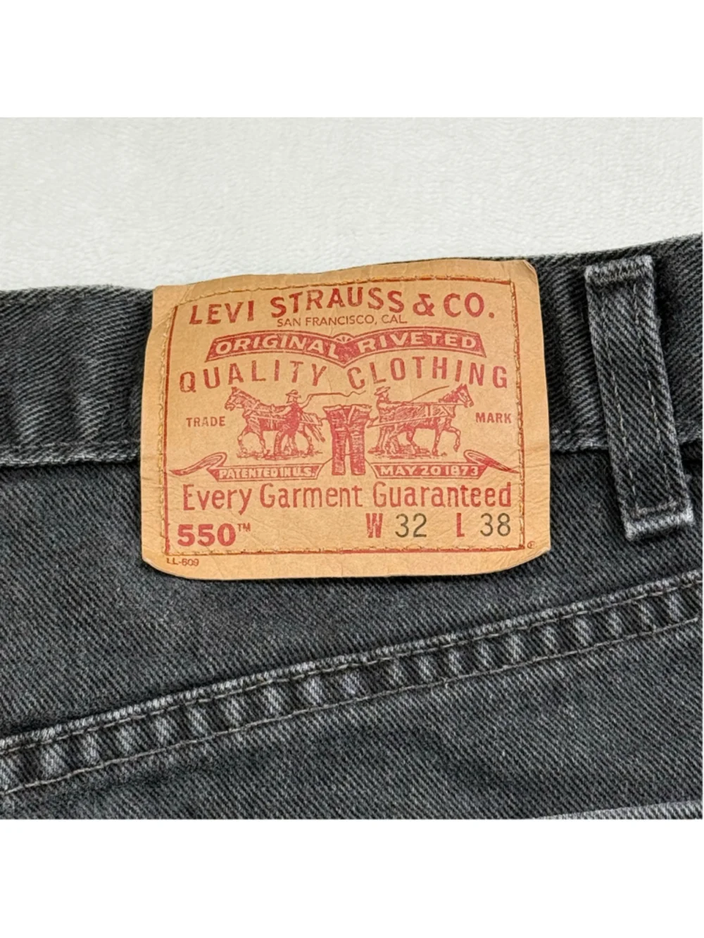 Men's Vintage Levi's 550 32x38 (Fits 30x36) Black Relaxed Fit Made In USA Black